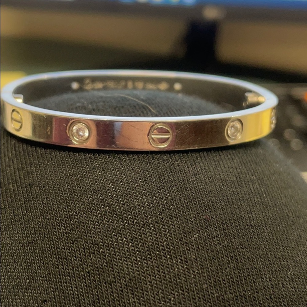 ❌Traded❌ Beautiful love bangle